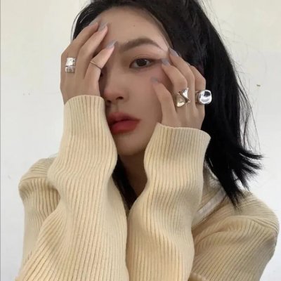 女孩舞步